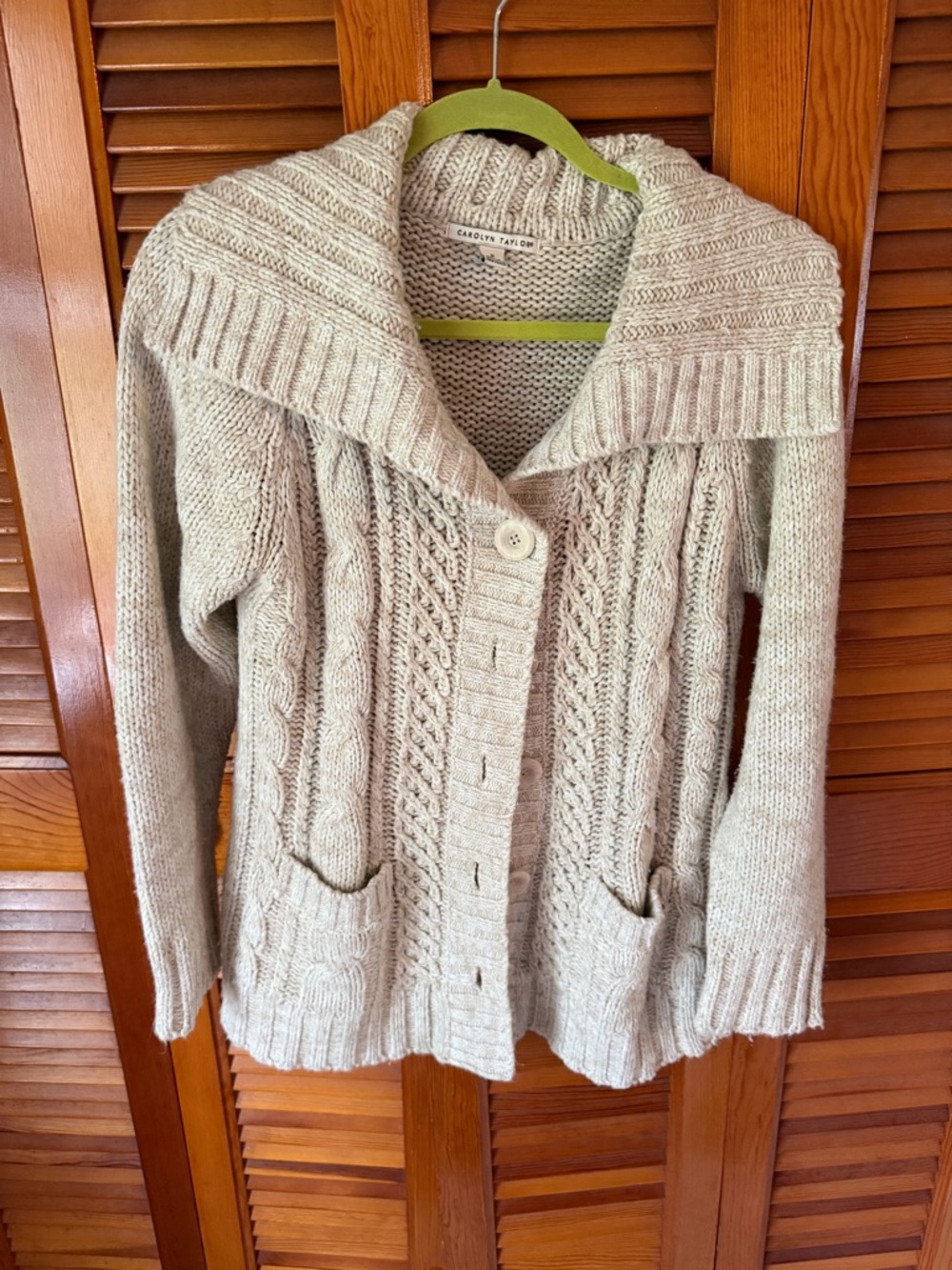 Carolyn Taylor Cream cable knit button up cardigan sweater with pockets Size M